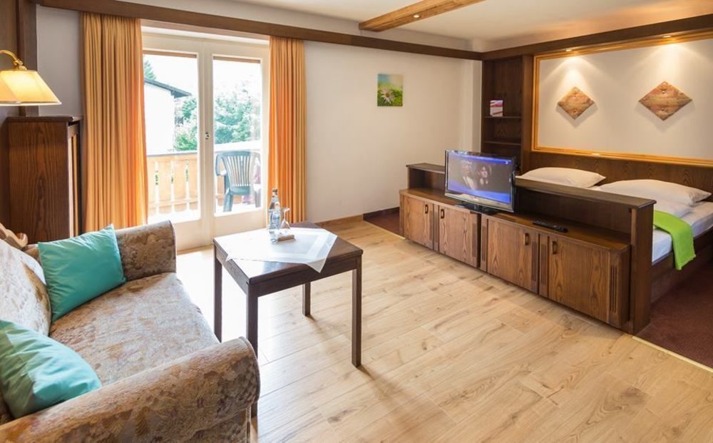 Hotel-Restaurant Zum Hirschhaus Inklusiv Chiemgaukarte Ruhpolding Kültér fotó
